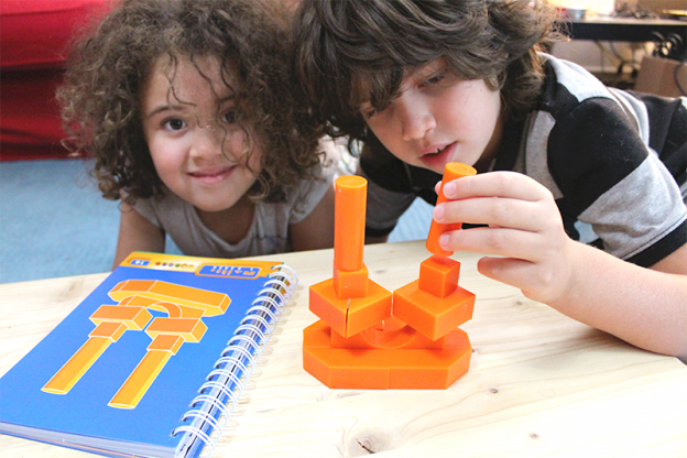 architekto2Architecto, jeu de figures 3D avec des solides géométriques - Nouvelles Racines