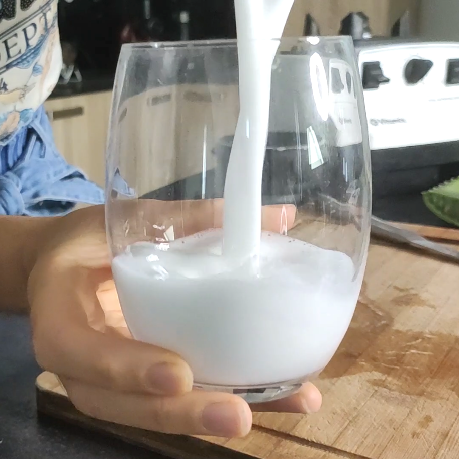 eau aloe vera carréEau d&rsquo;aloe vera - Nouvelles Racines