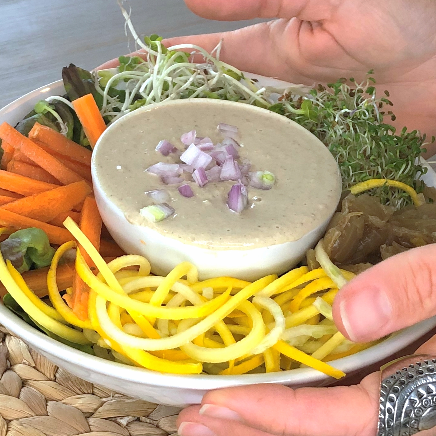 mini houmous carréMini houmous sans huile - Nouvelles Racines